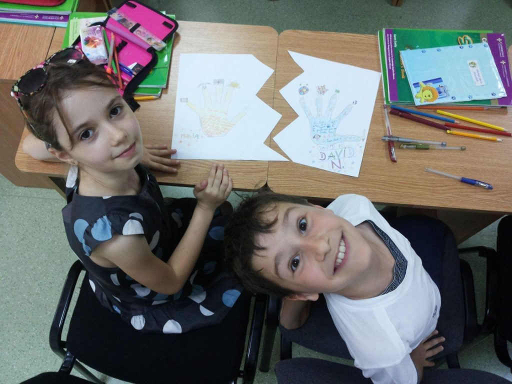 De ce dezvoltarea inteligenței emoționale este esențială în educația copiilor – viziunea English Kids Academy