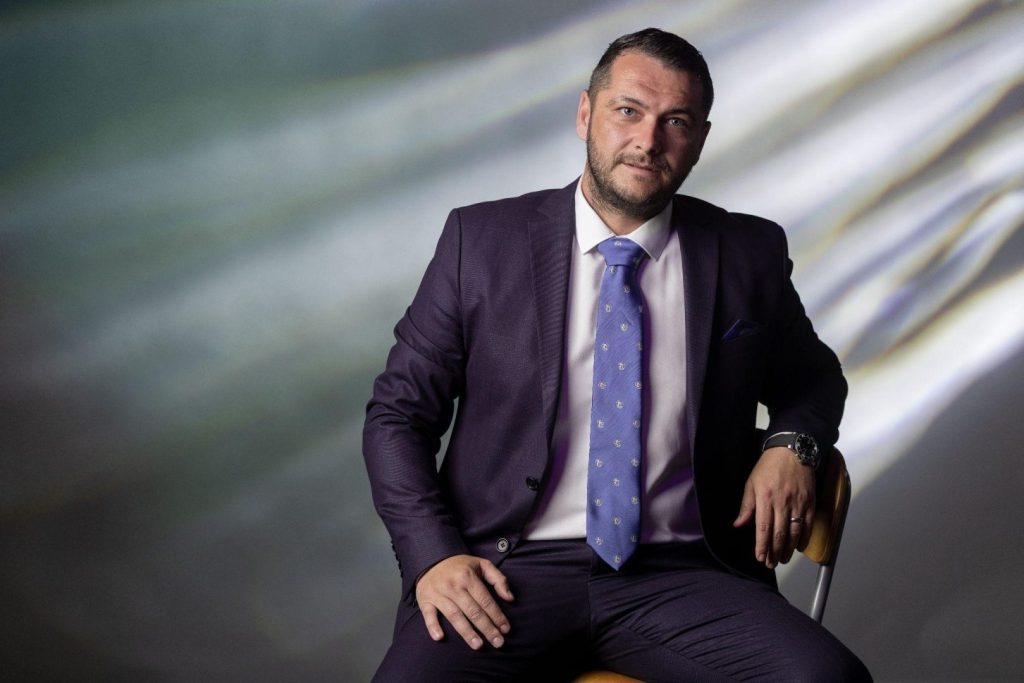 România și investițiile strategice în infrastructura AI: lecții de la Abu Dhabi prezentate de Bogdan Steriopol